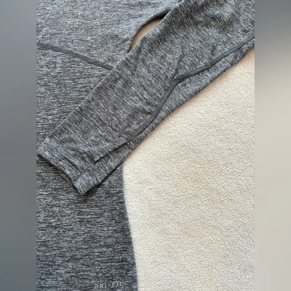 Nike 1/2 Zip Running Top - Size Small. - Picture 13 of 14